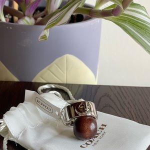 Coach turn lock ring, Size 7, Silver tone